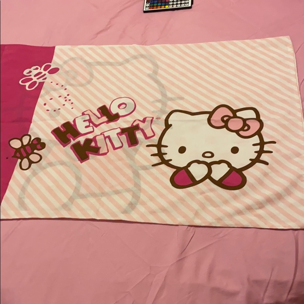 Hello kitty pillow case.